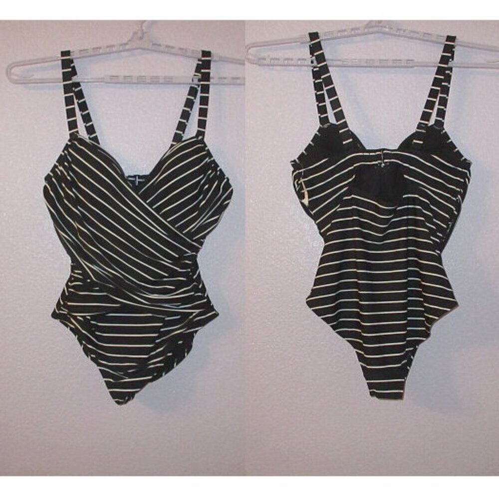 Old Navy Secret Smooth UPF Swimsuit Size 1X One Piece Underwire Wrap Front NWT